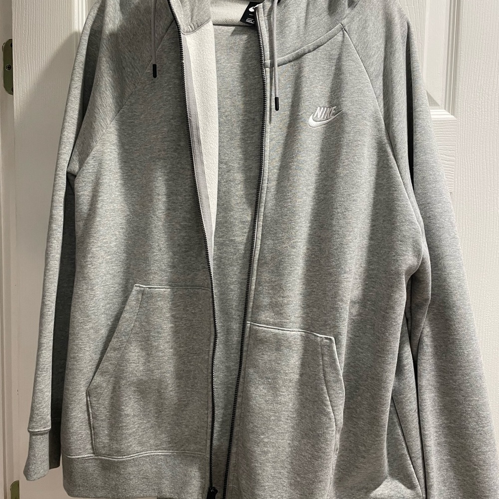 Nike Sweatsuit
- Gray
- 1X
- Brand New-never worn